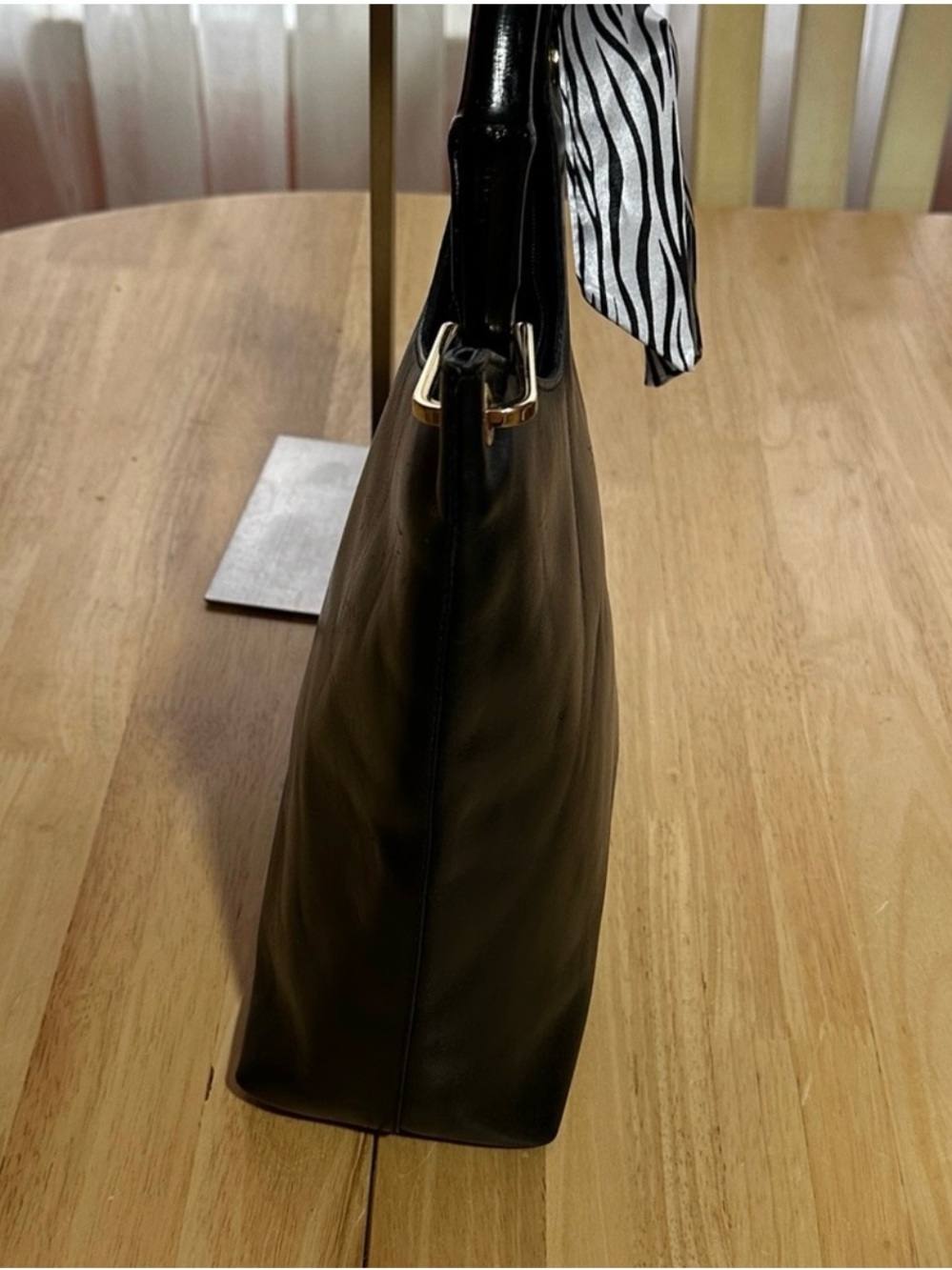 Gucci Black Leather Shoulder Bag with Zebra-Print Scarf - Picture 11 of 11